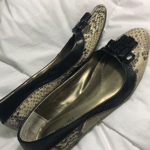 Tahari jeweled flats size 8.5 Med